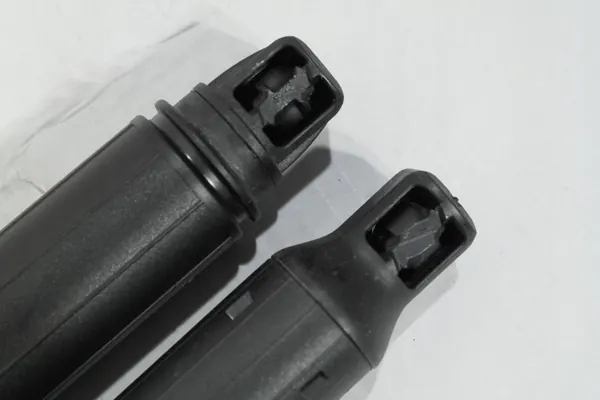 VW TIGUAN 5NA Motorhuv Aktuator 5NA823359B image 3