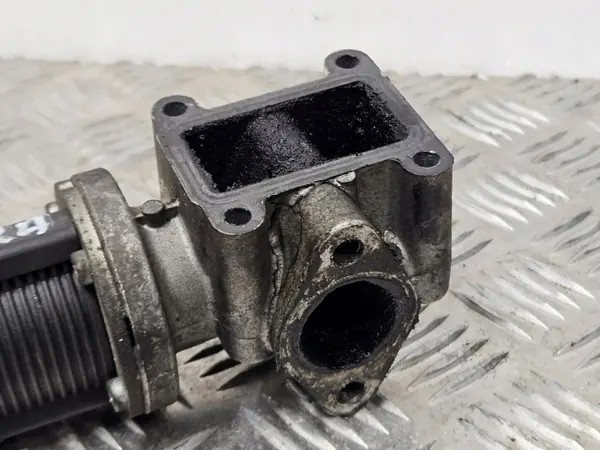 Opel EGR-venttiili OEM 55215031 Astra H 2007 image 3