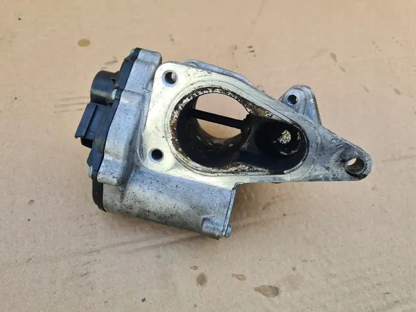 Renault OE 8200 630 740 Válvula EGR image 4