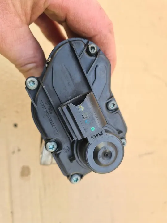 Renault OE 8200 630 740 Válvula EGR image 7