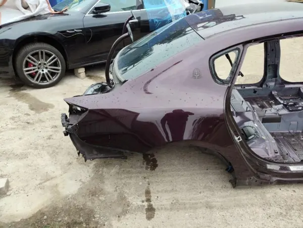 Panel de cuarto Maserati OEM 251745 - Trasero derecho image 7