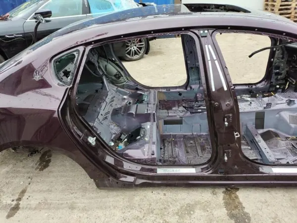 Panel de cuarto Maserati OEM 251745 - Trasero derecho image 8