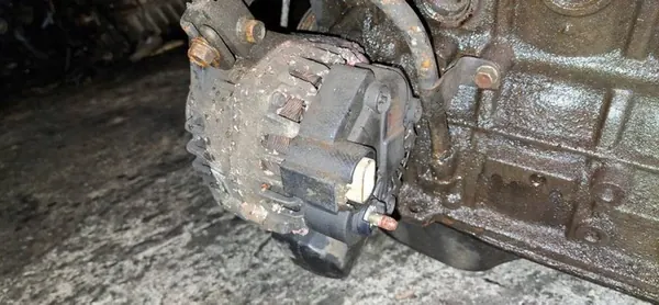 Hyundai Getz Vaihtovirtageneraattori 2005 1.3L OEM 3730022650 image 3