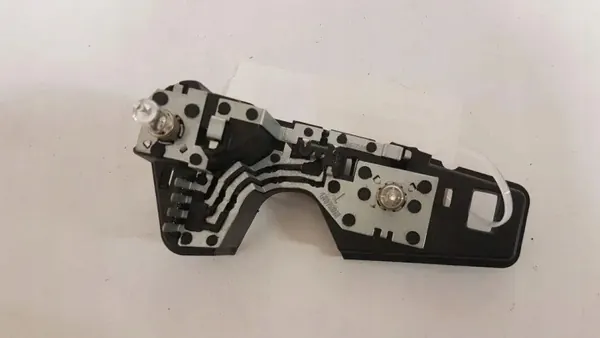 Achterlichtconnector OEM 81079012 voor Audi A3 8V image 3
