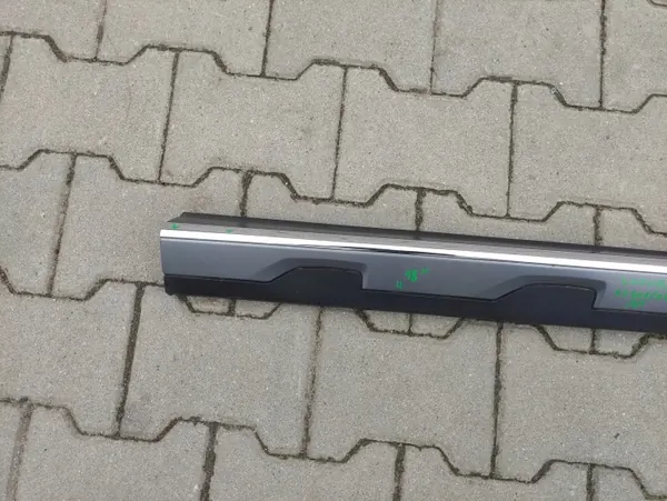 OEM QUA29.01.25 Höger Framdörrlist BMW X3 G01 image 4