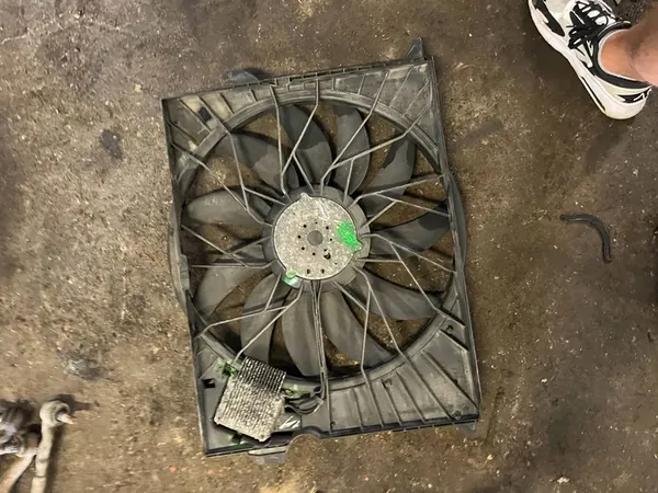 MERCEDES E KLASA W211 KOELVENTILATOR 650W A2115000993 image 2