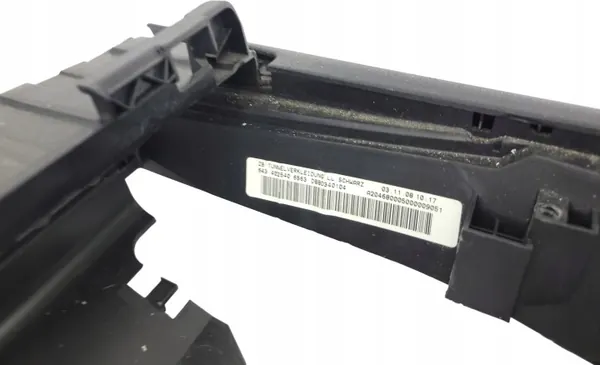 Accoudoir tunnel central Mercedes W204 OEM FD4 image 9
