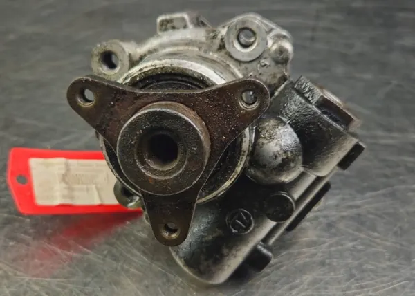 Pompe de direction assistée Renault OE OEM 111/007 - Occasion image 2
