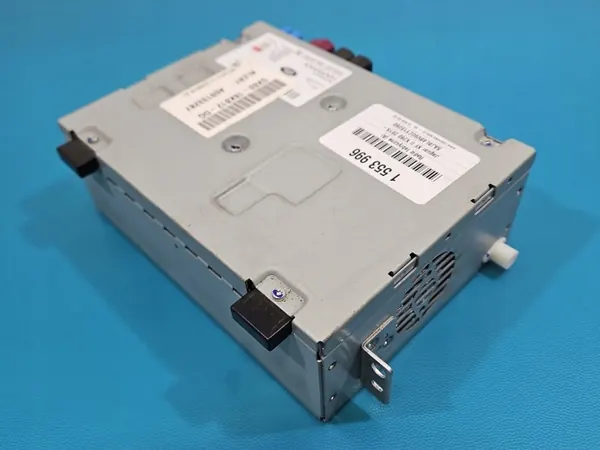 Jaguar XF II X260 OEM GX63-18K812-DG Radiosoitin image 2