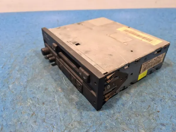 Radio Beta OEM 357035152B VW Passat B3 1.9 D:lle image 4