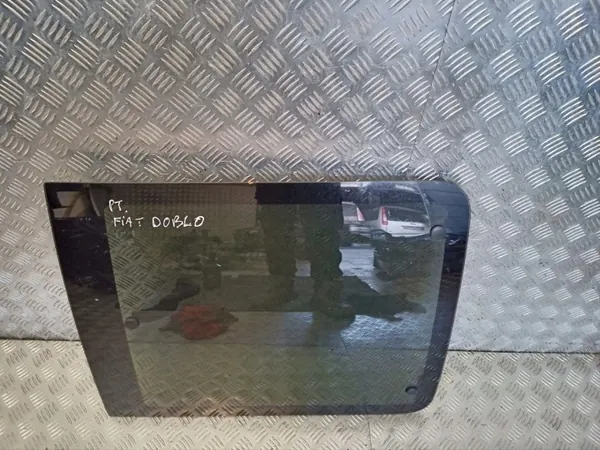Fiat Doblo rechter achter zijruit OEM SZYBA BOCZNA image 2