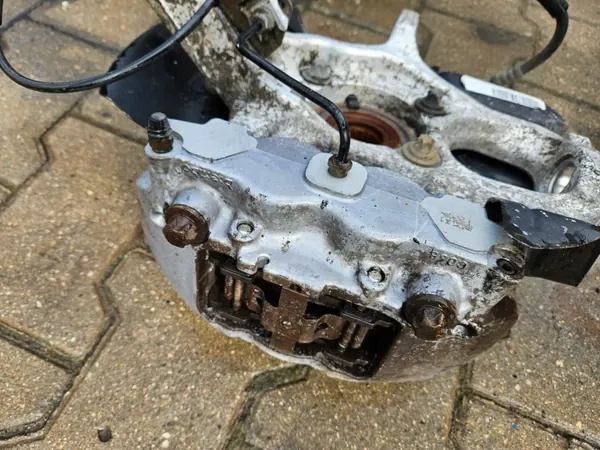 Étrier avant droit Alfa Romeo 159 1.9 JTD OEM image 4
