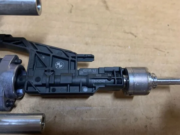 2019 BMW X5 G05 Injektor 8656548 image 5