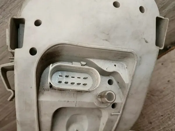 Insert de support de lampe arrière droit Audi A6 C6 Sedan OEM image 2