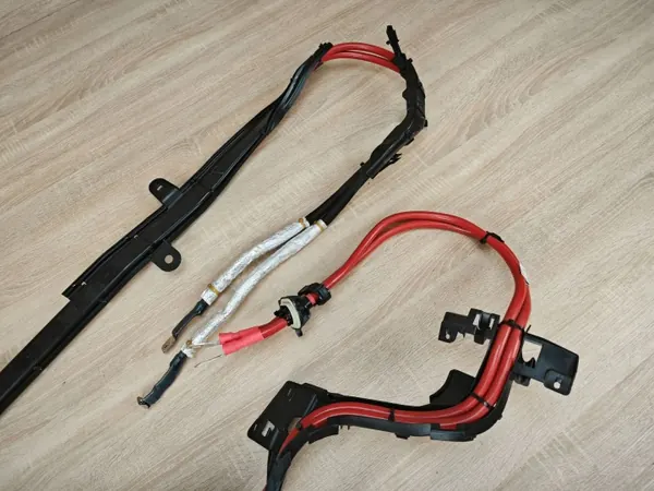 BMW G30 Accukabel OEM 6807322 - 38km Gebruikt image 3