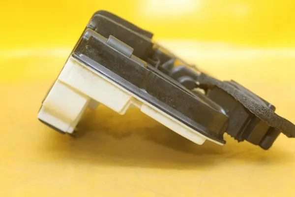 Fram Höger Dörrlås 7 Pin Skoda Fabia III image 5