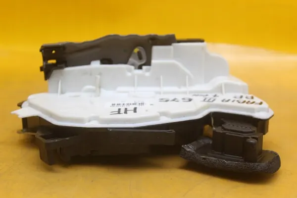 Fram Höger Dörrlås 7 Pin Skoda Fabia III image 6