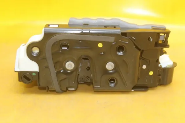 Fram Höger Dörrlås 7 Pin Skoda Fabia III image 7