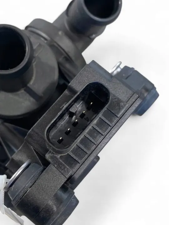 Bomba de circulación Webasto Audi Q8 e-tron OEM 4KE963375R image 6