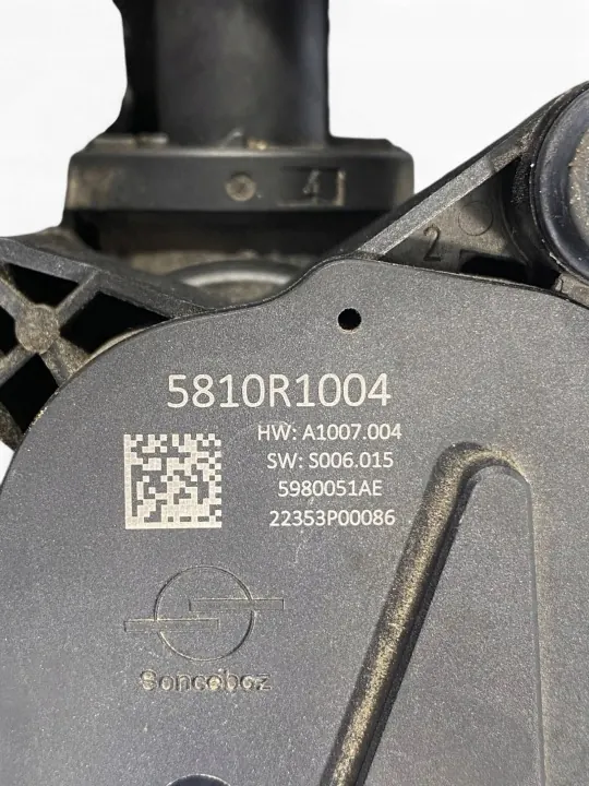 Bomba de circulación Webasto Audi Q8 e-tron OEM 4KE963375R image 8