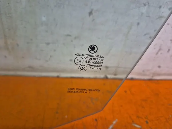 SKODA OCTAVIA 3 III 15- Etu Vasemman Oven Lasi 5E0845201A image 4