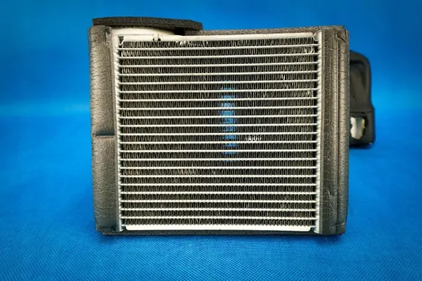 Noyau de chauffage arrière Audi A8 4H OEM 4H0820105 image 2