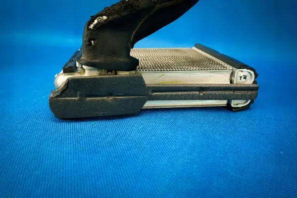 Noyau de chauffage arrière Audi A8 4H OEM 4H0820105 image 5