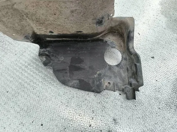 Höger Framskärm MERCEDES-BENZ C (W203) A2038810423 image 2