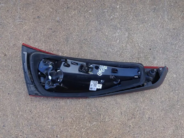 AUDI Q3 8U 11-14 Lámpara LED Trasera Derecha OEM 8U0945094A image 6