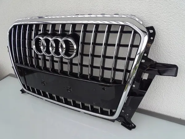 Audi Q5 Front Grille OE 8R0853651R image 3