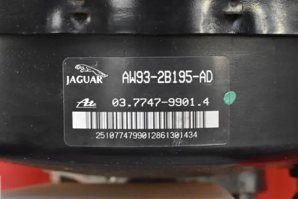 Servofrein AW93-2B195-AD pour Jaguar XJ X351 image 8