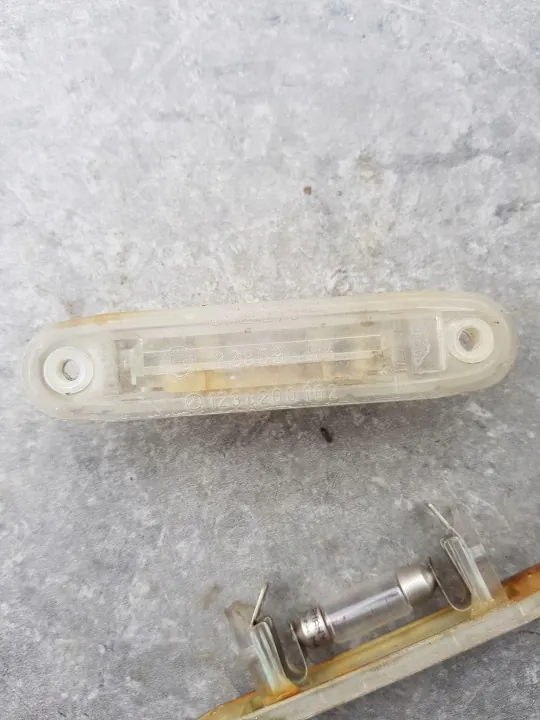 Kentekenverlichting Mercedes W123 OEM 1238200262 - Gebruikt image 4