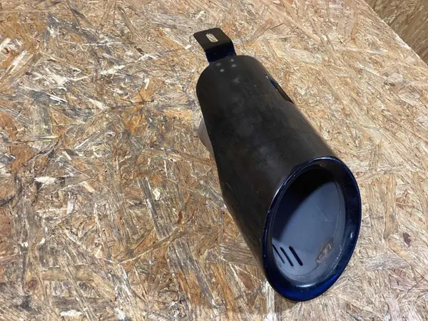 Buse d'échappement droite Porsche Macan OEM 95B253682CQ image 4
