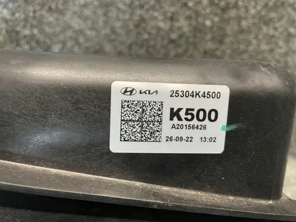 Kia OE Lüftergehäuse OEM 25304K4500 - Gebraucht image 4