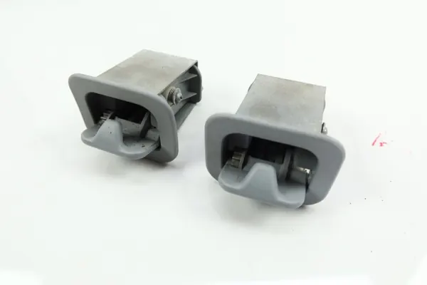 Mercedes W215 CL Kahva OEM 2158100040 image 2