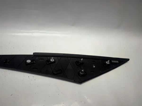 VW ID.5 bak höger pelaröverdrag OEM 11E853378 image 6
