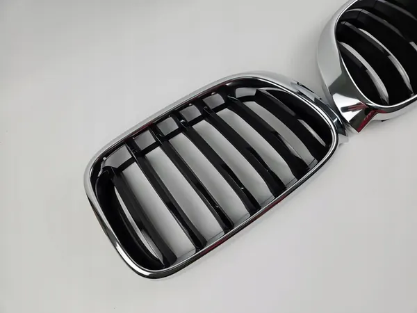 BMW X3 F25 Grille Kidney Left Right Set OEM 51117338572 51117338571 image 2