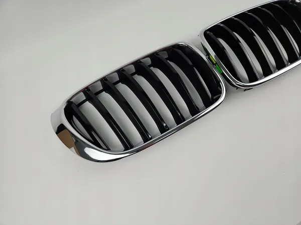 BMW X3 F25 Grille Kidney Left Right Set OEM 51117338572 51117338571 image 5