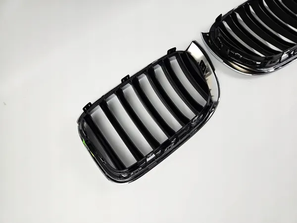BMW X3 F25 Grille Kidney Left Right Set OEM 51117338572 51117338571 image 8