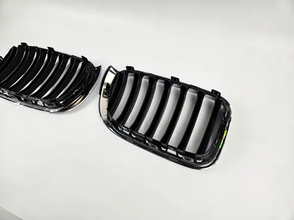 BMW X3 F25 Grille Kidney Left Right Set OEM 51117338572 51117338571 image 9