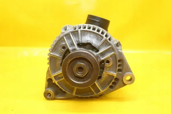 Vaihtovirtageneraattori Audi A8 S8 D2 4.2 B OEM 077903015E image 6