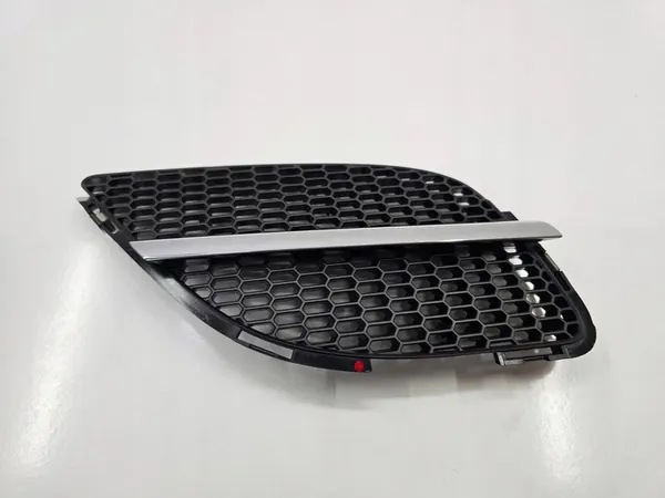Nissan Almera N16 Front Bumper Grill Right 03-06 OEM image 2