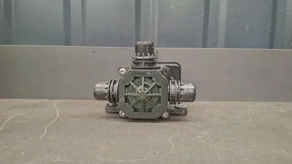 Vanne de Pompe à Eau BMW i4 G26 Gran Coupe A3C0236890000 image 2