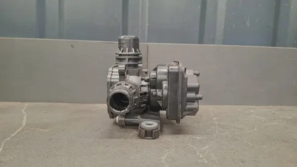 Vanne de Pompe à Eau BMW i4 G26 Gran Coupe A3C0236890000 image 3