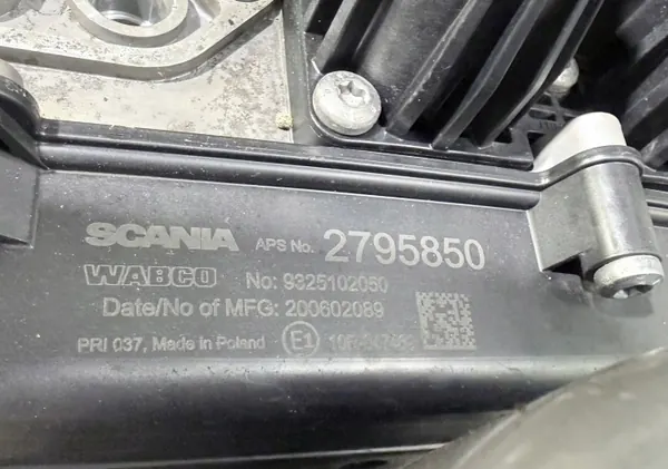 Sécheur d'air Scania OEM 2795850 - État utilisé image 4