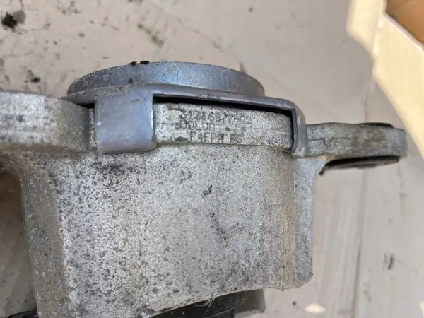 VOLVO XC60 I Vasemman Ylärungon Tukijalka OE 31316877 image 5