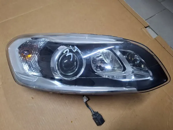 Oikea heijastin 31420250 Bi-Xenon Volvo XC60 13-17 image 2