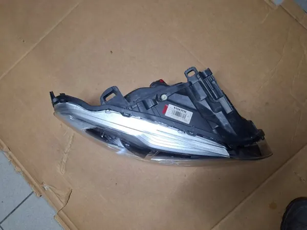 Oikea heijastin 31420250 Bi-Xenon Volvo XC60 13-17 image 4