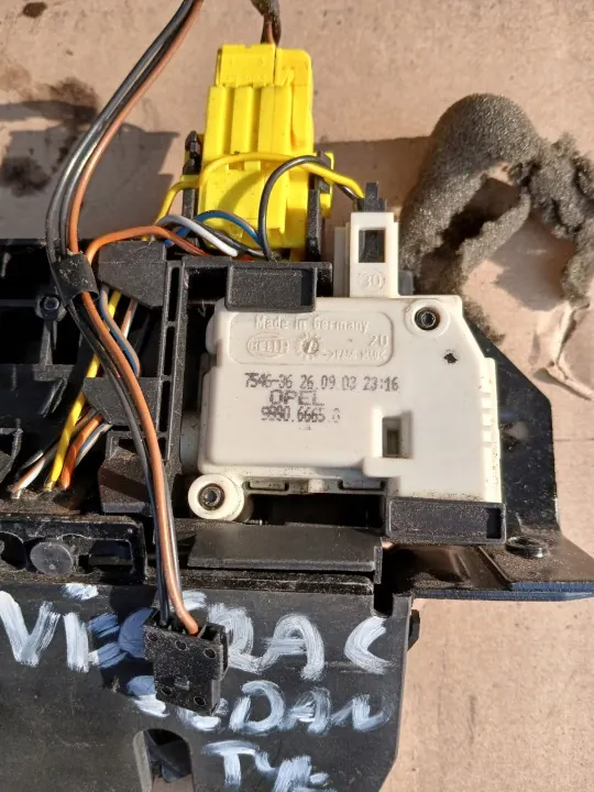 Serrure de hayon électrique OEM pour Opel Vectra C Berline image 4