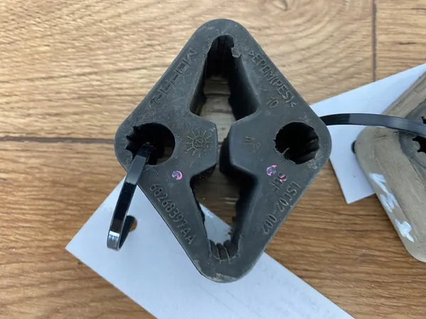 Suporte de borracha para escapamento Dodge Ram 1500 2019+ image 6